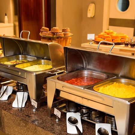 Comfort Suites Brasilia Esterno foto