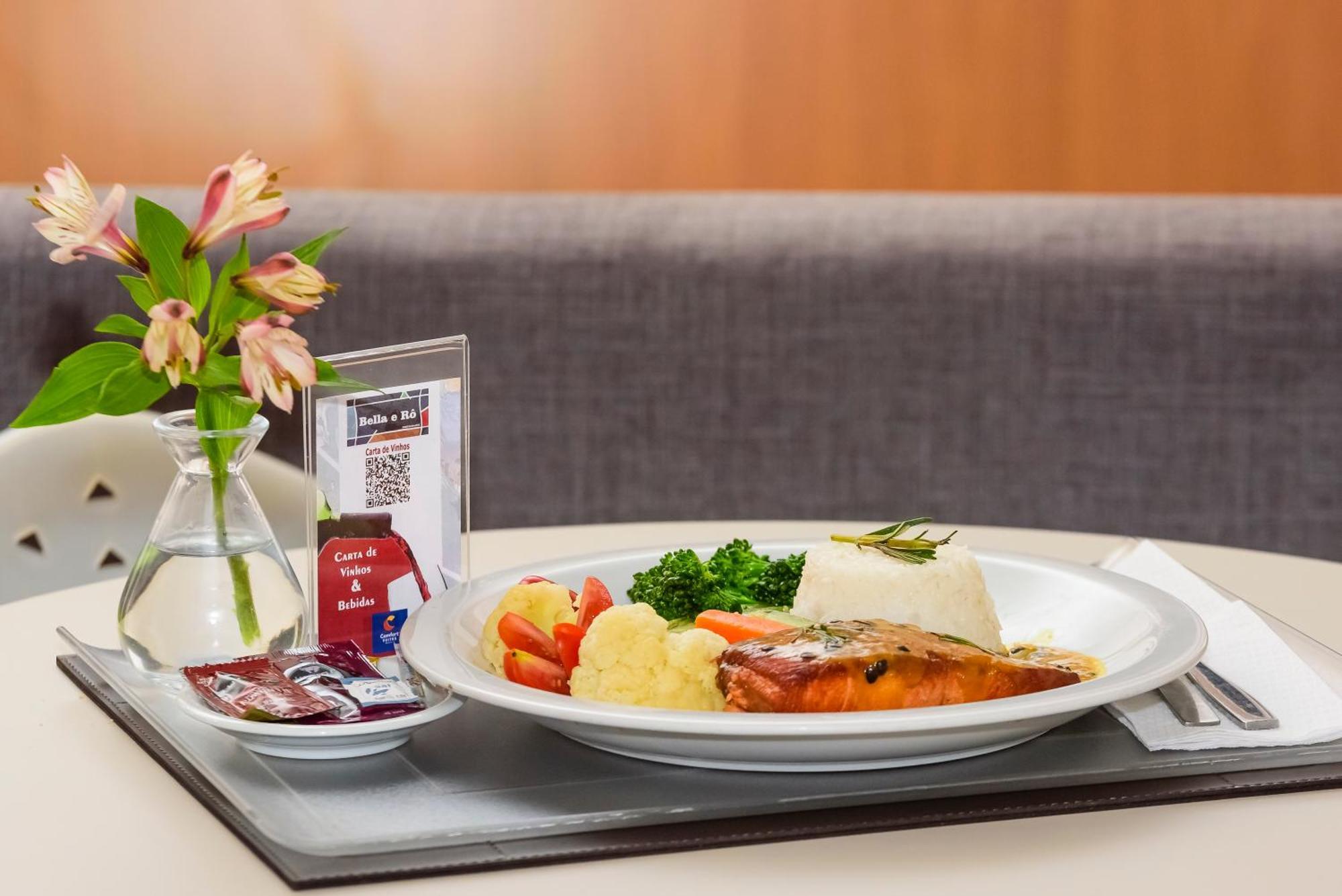 Comfort Suites Brasilia Esterno foto