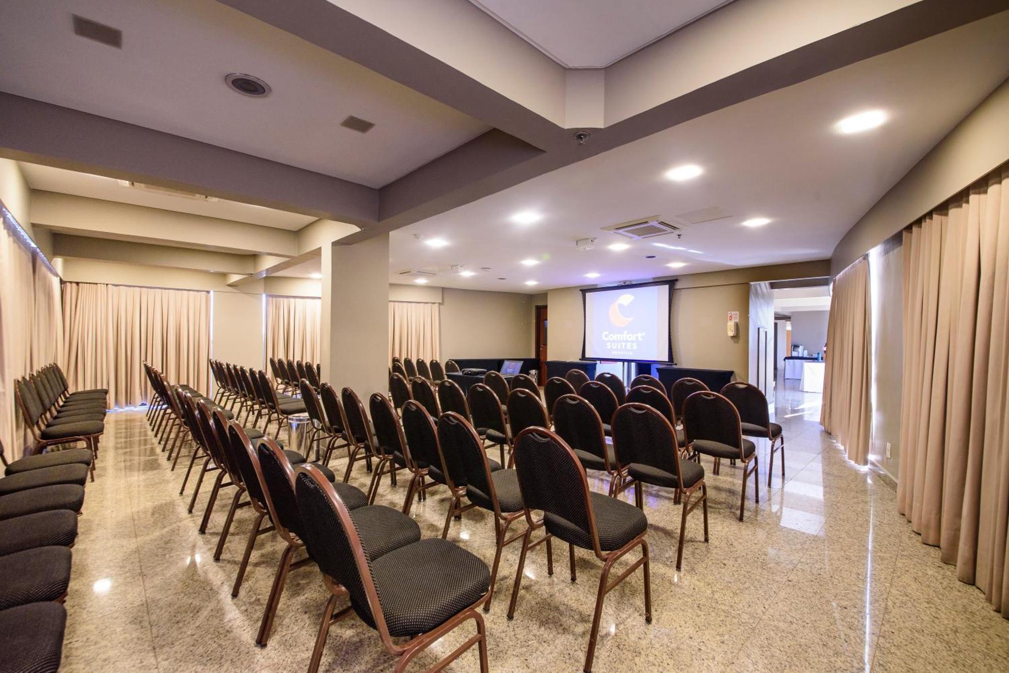 Comfort Suites Brasilia Esterno foto